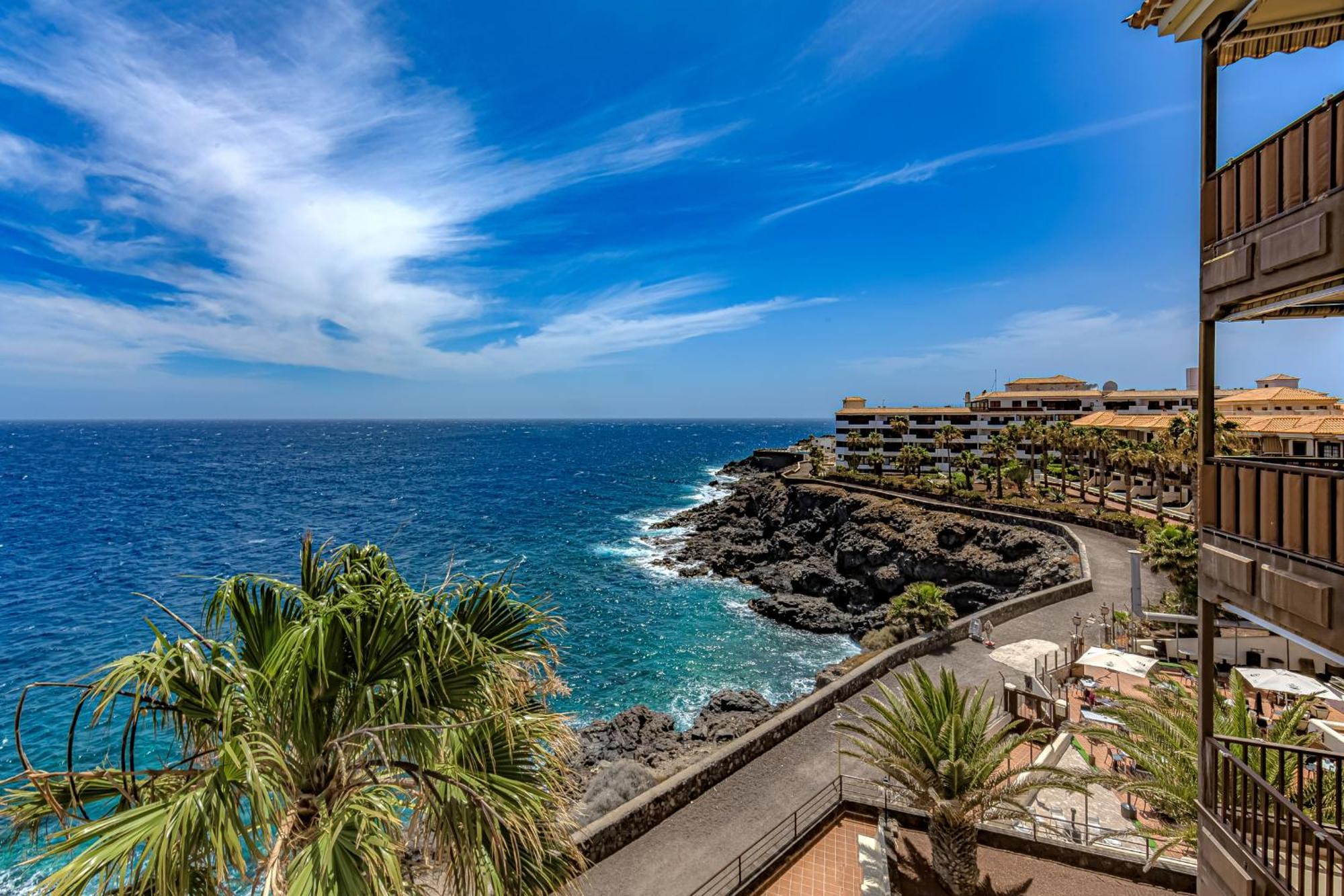 Atlantis 3 One Bedroom, Sea Front, In Complex With Pool Costa Del Silencio Exterior photo
